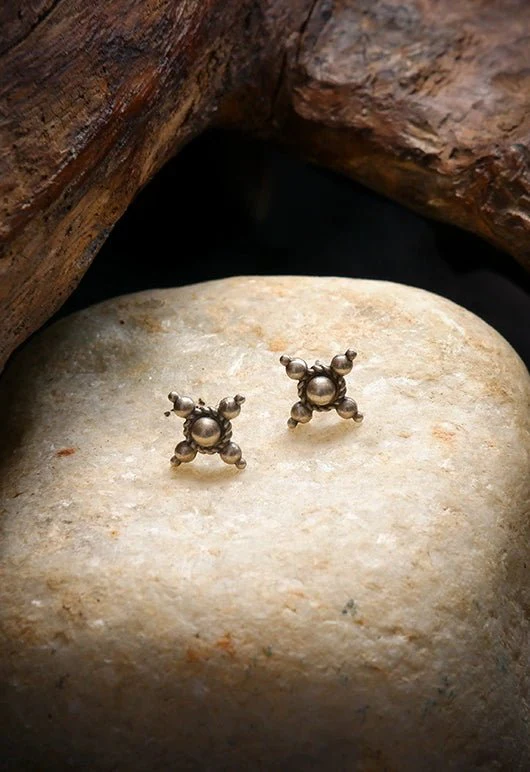 Four Corners Earring - Image 3